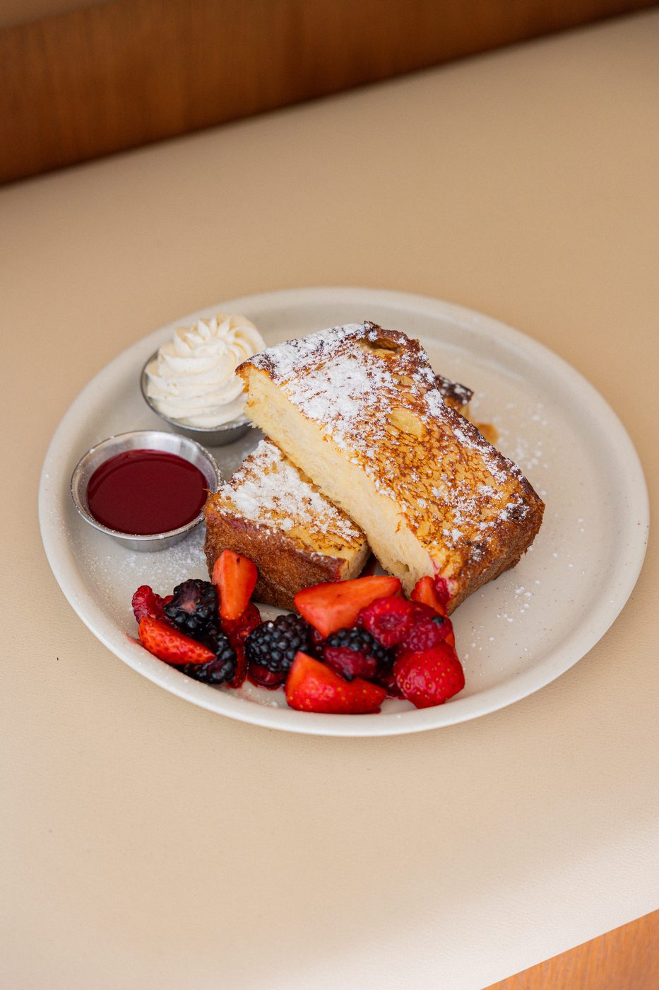 Season Brioche DOM, fruits rouges, crème mascarpone vanille